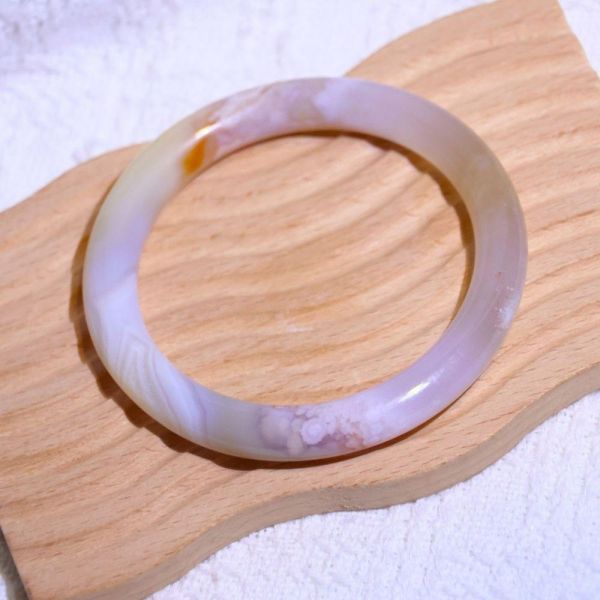 友愛與希望│櫻花瑪瑙手鐲│圓骨鐲-60mm 水晶手鐲,手鐲,玉手鐲,水晶手鐲如何保養,紫水晶手鐲,粉晶手鐲,櫻花瑪瑙鐲,雕刻鐲,佘太翠,藍磷灰,黑曜石,手鐲款式,手鐲尺寸,手鐲鐲型,天然水晶手鐲,水晶手鐲功效