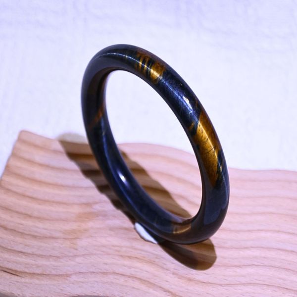 自信招財│虎眼石手鐲│圓骨鐲-60.2mm 水晶手鐲,開運手鐲,招財手鐲,招財水晶手鐲推薦,粉水晶手鐲,紫水晶手鐲,黃水晶手鐲,黑曜石手鐲,女生適合戴的水晶手鐲,2025年最旺水晶手鐲,水晶手鏈,水晶飾品,水晶手鐲佩戴禁忌