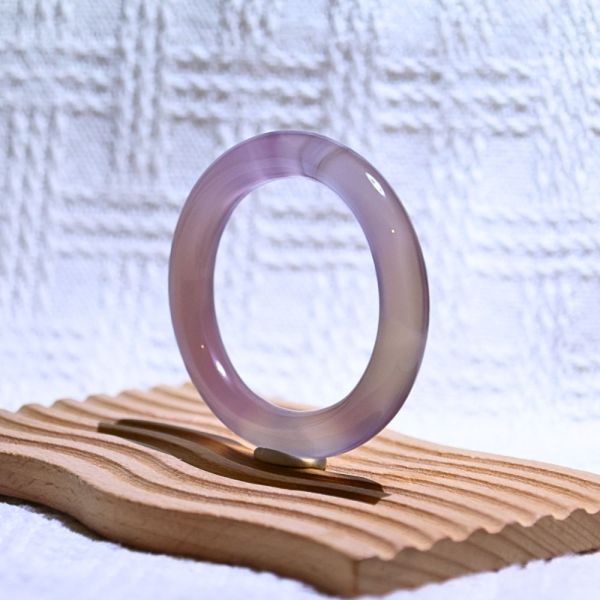 魅力展現│紫玉髓手鐲│貴妃鐲-52.8mm 水晶手鐲,手鐲,玉手鐲,水晶手鐲如何保養,紫水晶手鐲,粉晶手鐲,櫻花瑪瑙鐲,雕刻鐲,佘太翠,藍磷灰,黑曜石,手鐲款式,手鐲尺寸,手鐲鐲型,天然水晶手鐲,水晶手鐲功效