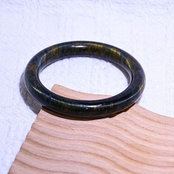 自信招財│虎眼石手鐲│圓骨鐲-57mm 水晶手鐲,開運手鐲,招財手鐲,招財水晶手鐲推薦,粉水晶手鐲,紫水晶手鐲,黃水晶手鐲,黑曜石手鐲,女生適合戴的水晶手鐲,2025年最旺水晶手鐲,水晶手鏈,水晶飾品,水晶手鐲佩戴禁忌