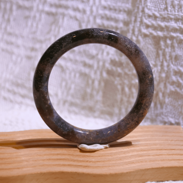 繁星銀河│星空瑪瑙手鐲│圓條鐲-53.3mm 水晶手鐲,手鐲,玉手鐲,水晶手鐲如何保養,紫水晶手鐲,粉晶手鐲,櫻花瑪瑙鐲,雕刻鐲,佘太翠,藍磷灰,黑曜石,手鐲款式,手鐲尺寸,手鐲鐲型,天然水晶手鐲,水晶手鐲功效