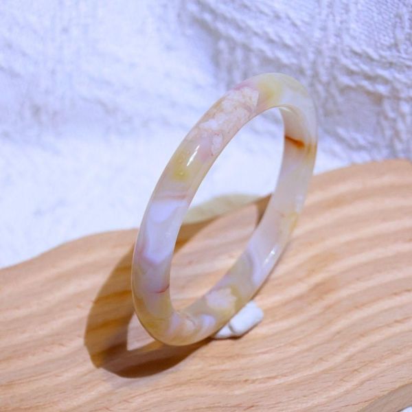 友愛與希望│櫻花瑪瑙手鐲│貴妃鐲(正圈55mm) 水晶手鐲,手鐲,玉手鐲,水晶手鐲如何保養,紫水晶手鐲,粉晶手鐲,櫻花瑪瑙鐲,雕刻鐲,佘太翠,藍磷灰,黑曜石,手鐲款式,手鐲尺寸,手鐲鐲型,天然水晶手鐲,水晶手鐲功效