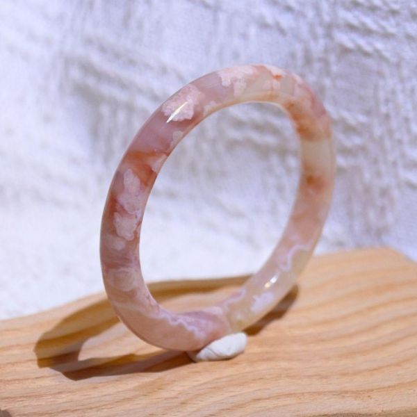 友愛與希望│櫻花瑪瑙手鐲│貴妃鐲(正圈54mm) 水晶手鐲,手鐲,玉手鐲,水晶手鐲如何保養,紫水晶手鐲,粉晶手鐲,櫻花瑪瑙鐲,雕刻鐲,佘太翠,藍磷灰,黑曜石,手鐲款式,手鐲尺寸,手鐲鐲型,天然水晶手鐲,水晶手鐲功效