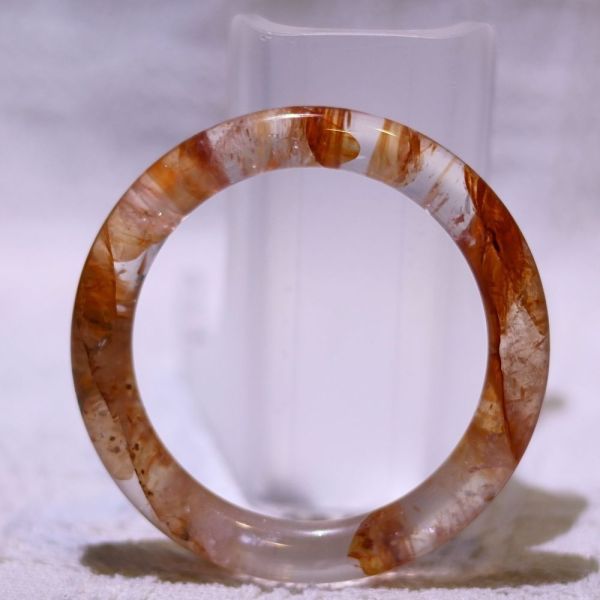 開運招財│紅膠花手鐲│圓骨鐲-51.6mm 水晶手鐲,手鐲,玉手鐲,水晶手鐲如何保養,紫水晶手鐲,粉晶手鐲,櫻花瑪瑙鐲,雕刻鐲,佘太翠,藍磷灰,黑曜石,手鐲款式,手鐲尺寸,手鐲鐲型,天然水晶手鐲,水晶手鐲功效