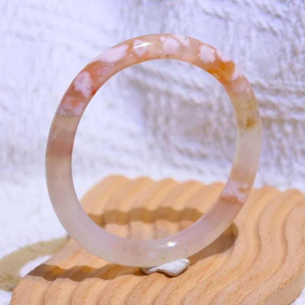 友愛與希望│櫻花瑪瑙手鐲│貴妃鐲(正圈59mm) 水晶手鐲,手鐲,玉手鐲,水晶手鐲如何保養,紫水晶手鐲,粉晶手鐲,櫻花瑪瑙鐲,雕刻鐲,佘太翠,藍磷灰,黑曜石,手鐲款式,手鐲尺寸,手鐲鐲型,天然水晶手鐲,水晶手鐲功效