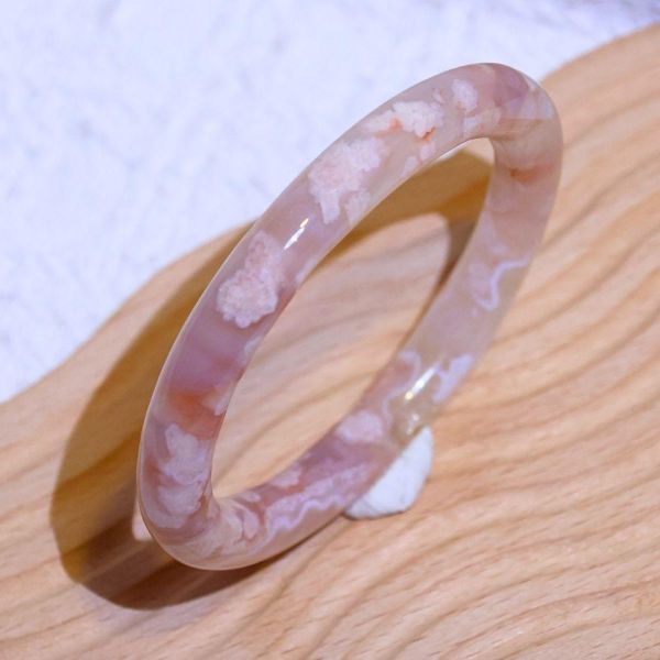 友愛與希望│櫻花瑪瑙手鐲│貴妃鐲(正圈54mm) 水晶手鐲,手鐲,玉手鐲,水晶手鐲如何保養,紫水晶手鐲,粉晶手鐲,櫻花瑪瑙鐲,雕刻鐲,佘太翠,藍磷灰,黑曜石,手鐲款式,手鐲尺寸,手鐲鐲型,天然水晶手鐲,水晶手鐲功效