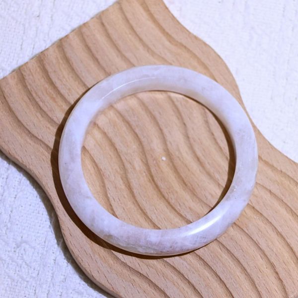 消除惡夢│日月同輝手鐲│平安鐲-55.8mm 水晶手鐲,手鐲,玉手鐲,水晶手鐲如何保養,紫水晶手鐲,粉晶手鐲,櫻花瑪瑙鐲,雕刻鐲,佘太翠,藍磷灰,黑曜石,手鐲款式,手鐲尺寸,手鐲鐲型,天然水晶手鐲,水晶手鐲功效