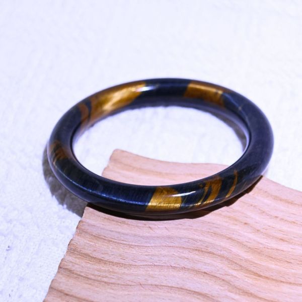 自信招財│虎眼石手鐲│圓骨鐲-60.2mm 水晶手鐲,開運手鐲,招財手鐲,招財水晶手鐲推薦,粉水晶手鐲,紫水晶手鐲,黃水晶手鐲,黑曜石手鐲,女生適合戴的水晶手鐲,2025年最旺水晶手鐲,水晶手鏈,水晶飾品,水晶手鐲佩戴禁忌