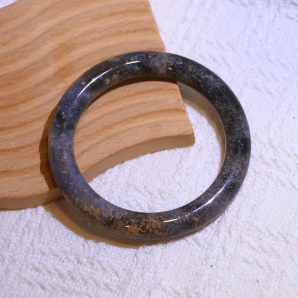 繁星銀河│星空瑪瑙手鐲│圓條鐲-53.3mm 水晶手鐲,手鐲,玉手鐲,水晶手鐲如何保養,紫水晶手鐲,粉晶手鐲,櫻花瑪瑙鐲,雕刻鐲,佘太翠,藍磷灰,黑曜石,手鐲款式,手鐲尺寸,手鐲鐲型,天然水晶手鐲,水晶手鐲功效