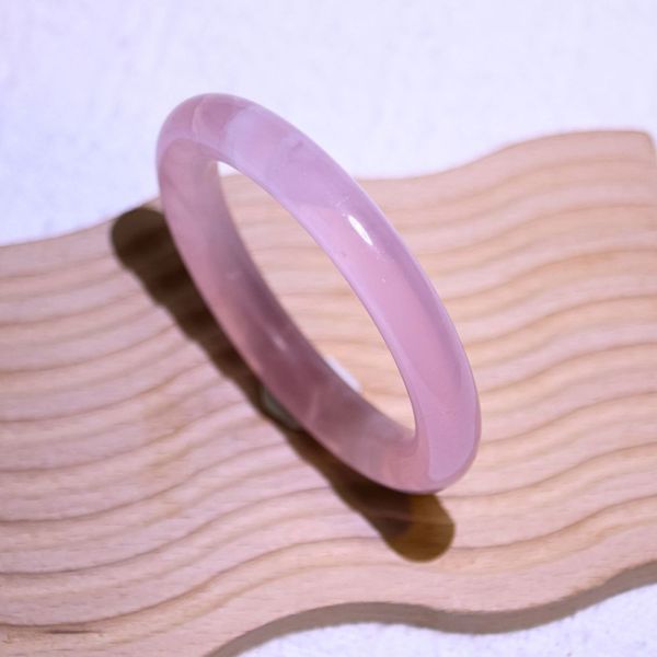 愛情之石│粉晶手鐲│圓骨鐲-52.5mm 水晶,礦石,晶礦,水晶手鐲,手鐲,水晶手串,手串,脈輪,磁場,療癒,淨化,紫水晶,粉晶,櫻花瑪瑙,草莓晶