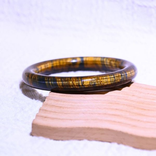 自信招財│虎眼石手鐲│圓骨鐲-59.2mm 水晶手鐲,開運手鐲,招財手鐲,招財水晶手鐲推薦,粉水晶手鐲,紫水晶手鐲,黃水晶手鐲,黑曜石手鐲,女生適合戴的水晶手鐲,2025年最旺水晶手鐲,水晶手鏈,水晶飾品,水晶手鐲佩戴禁忌