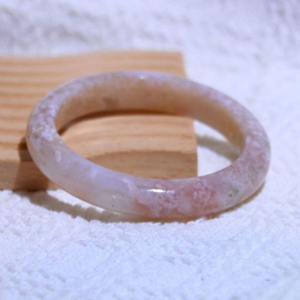 友愛與希望│櫻花瑪瑙手鐲│平安鐲-50.8mm 水晶手鐲,手鐲,玉手鐲,水晶手鐲如何保養,紫水晶手鐲,粉晶手鐲,櫻花瑪瑙鐲,雕刻鐲,佘太翠,藍磷灰,黑曜石,手鐲款式,手鐲尺寸,手鐲鐲型,天然水晶手鐲,水晶手鐲功效