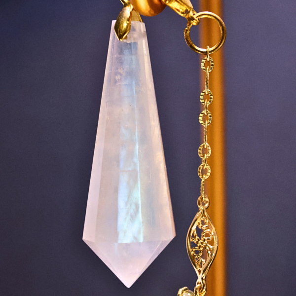 藍紋瑪瑙│藍月光│幻藍靈擺A 晶礦飾品,水晶飾品,雕刻擺件,永生水晶樹,水晶洞,水晶球,水晶柱,原礦,晶洞,晶礦原礦,紫水晶,白水晶,太極玉,佘太翠,紅膠花,海藍寶,白水晶,開運擺件