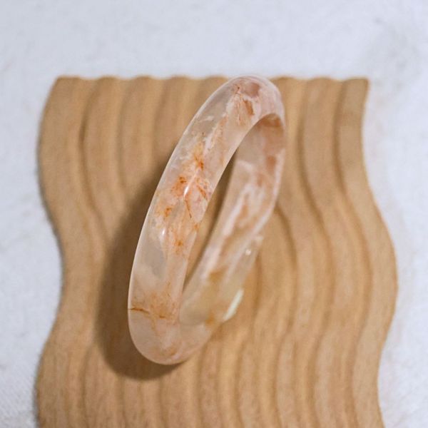 祈願之石│雪花幽靈手鐲│平安鐲-54.3mm 水晶手鐲,手鐲,玉手鐲,水晶手鐲如何保養,紫水晶手鐲,粉晶手鐲,櫻花瑪瑙鐲,雕刻鐲,佘太翠,藍磷灰,黑曜石,手鐲款式,手鐲尺寸,手鐲鐲型,天然水晶手鐲,水晶手鐲功效