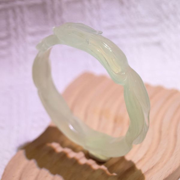 人緣狐仙│岫玉│狐狸鐲-60mm 雕刻鐲,水晶手鐲,能量手鐲,雕刻水晶,手工雕刻,天然晶礦,能量飾品,療癒手環,雕花水晶鐲,原礦雕刻,水晶雕刻鐲