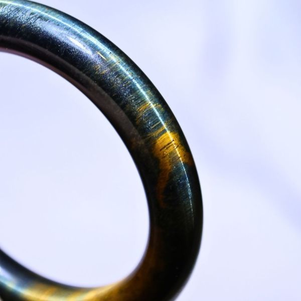 自信招財│虎眼石手鐲│圓骨鐲-51mm 水晶手鐲,開運手鐲,招財手鐲,招財水晶手鐲推薦,粉水晶手鐲,紫水晶手鐲,黃水晶手鐲,黑曜石手鐲,女生適合戴的水晶手鐲,2025年最旺水晶手鐲,水晶手鏈,水晶飾品,水晶手鐲佩戴禁忌