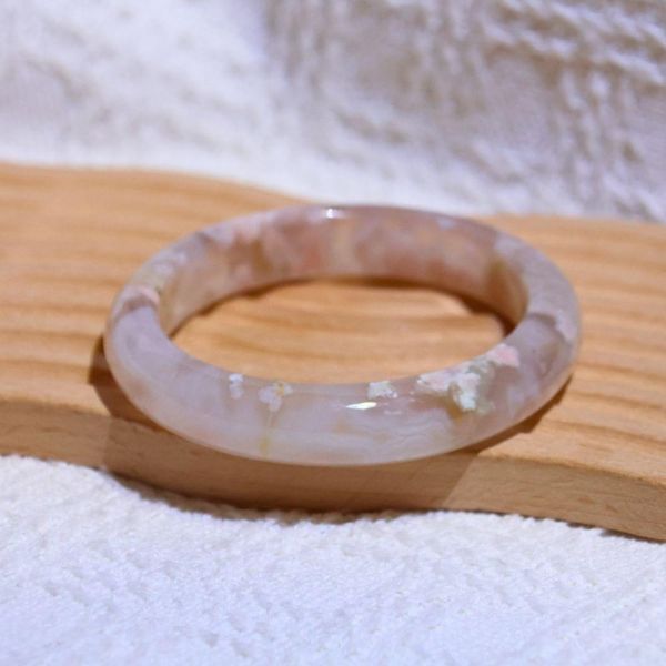 友愛與希望│櫻花瑪瑙手鐲│貴妃鐲(正圈51mm) 水晶手鐲,手鐲,玉手鐲,水晶手鐲如何保養,紫水晶手鐲,粉晶手鐲,櫻花瑪瑙鐲,雕刻鐲,佘太翠,藍磷灰,黑曜石,手鐲款式,手鐲尺寸,手鐲鐲型,天然水晶手鐲,水晶手鐲功效