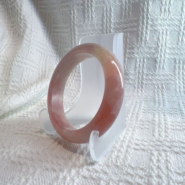 愛情之石│粉晶手鐲│平安鐲-54.4mm 水晶手鐲,手鐲,玉手鐲,水晶手鐲如何保養,紫水晶手鐲,粉晶手鐲,櫻花瑪瑙鐲,雕刻鐲,佘太翠,藍磷灰,黑曜石,手鐲款式,手鐲尺寸,手鐲鐲型,天然水晶手鐲,水晶手鐲功效