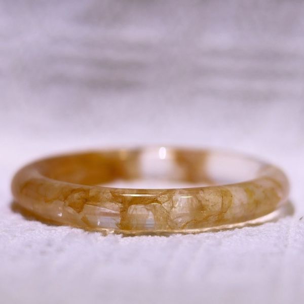 意外之財│黃膠花手鐲│圓骨鐲-54.8mm 水晶手鐲,手鐲,玉手鐲,水晶手鐲如何保養,紫水晶手鐲,粉晶手鐲,櫻花瑪瑙鐲,雕刻鐲,佘太翠,藍磷灰,黑曜石,手鐲款式,手鐲尺寸,手鐲鐲型,天然水晶手鐲,水晶手鐲功效
