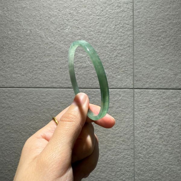 玉石之王│翡翠手鐲│方鐲-49.7mm 水晶手鐲,手鐲,玉手鐲,水晶手鐲如何保養,紫水晶手鐲,粉晶手鐲,櫻花瑪瑙鐲,雕刻鐲,佘太翠,藍磷灰,黑曜石,手鐲款式,手鐲尺寸,手鐲鐲型,天然水晶手鐲,水晶手鐲功效