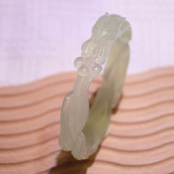 人緣狐仙│岫玉│狐狸鐲-60mm 雕刻鐲,水晶手鐲,能量手鐲,雕刻水晶,手工雕刻,天然晶礦,能量飾品,療癒手環,雕花水晶鐲,原礦雕刻,水晶雕刻鐲