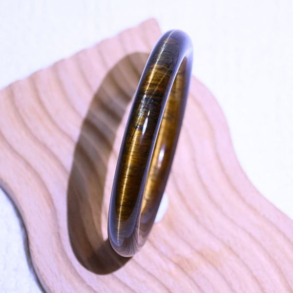 自信招財│虎眼石手鐲│圓骨鐲-57.4mm 水晶手鐲,開運手鐲,招財手鐲,招財水晶手鐲推薦,粉水晶手鐲,紫水晶手鐲,黃水晶手鐲,黑曜石手鐲,女生適合戴的水晶手鐲,2025年最旺水晶手鐲,水晶手鏈,水晶飾品,水晶手鐲佩戴禁忌