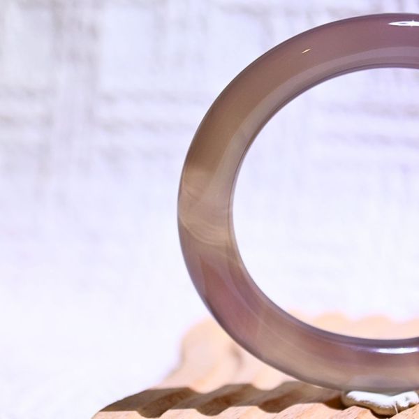 魅力展現│紫玉髓手鐲│貴妃鐲-55.2mm 水晶手鐲,手鐲,玉手鐲,水晶手鐲如何保養,紫水晶手鐲,粉晶手鐲,櫻花瑪瑙鐲,雕刻鐲,佘太翠,藍磷灰,黑曜石,手鐲款式,手鐲尺寸,手鐲鐲型,天然水晶手鐲,水晶手鐲功效