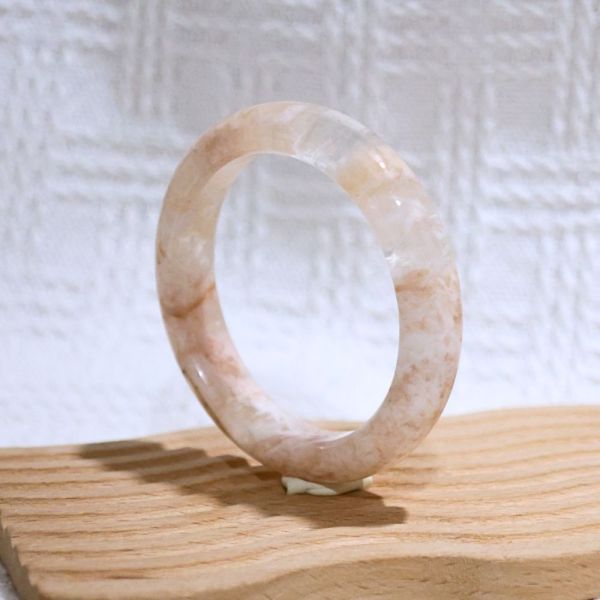 祈願之石│雪花幽靈手鐲│平安鐲-52mm 水晶手鐲,手鐲,玉手鐲,水晶手鐲如何保養,紫水晶手鐲,粉晶手鐲,櫻花瑪瑙鐲,雕刻鐲,佘太翠,藍磷灰,黑曜石,手鐲款式,手鐲尺寸,手鐲鐲型,天然水晶手鐲,水晶手鐲功效