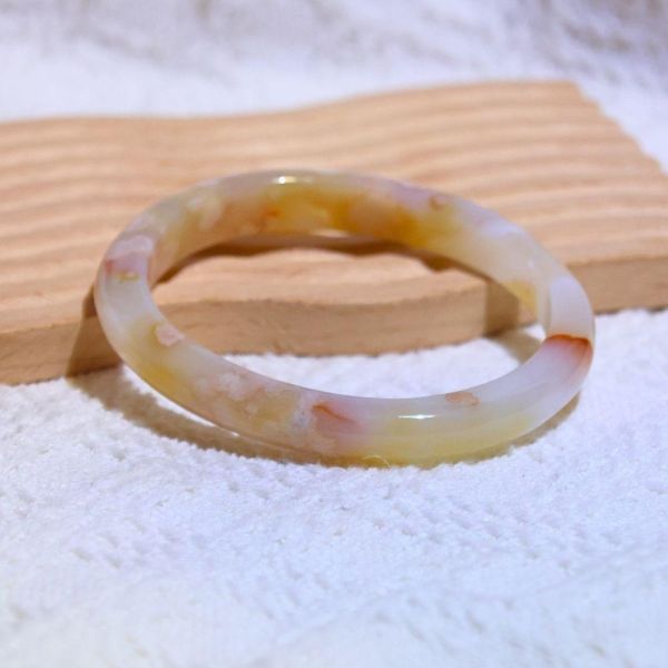 友愛與希望│櫻花瑪瑙手鐲│貴妃鐲(正圈55mm) 水晶手鐲,手鐲,玉手鐲,水晶手鐲如何保養,紫水晶手鐲,粉晶手鐲,櫻花瑪瑙鐲,雕刻鐲,佘太翠,藍磷灰,黑曜石,手鐲款式,手鐲尺寸,手鐲鐲型,天然水晶手鐲,水晶手鐲功效
