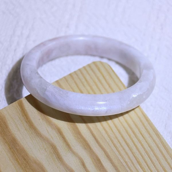 消除惡夢│日月同輝手鐲│平安鐲-55.8mm 水晶手鐲,手鐲,玉手鐲,水晶手鐲如何保養,紫水晶手鐲,粉晶手鐲,櫻花瑪瑙鐲,雕刻鐲,佘太翠,藍磷灰,黑曜石,手鐲款式,手鐲尺寸,手鐲鐲型,天然水晶手鐲,水晶手鐲功效