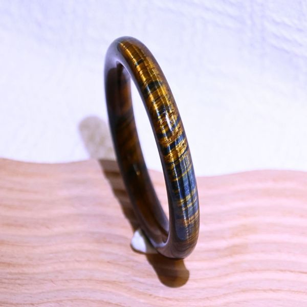 自信招財│虎眼石手鐲│圓骨鐲-59.2mm 水晶手鐲,開運手鐲,招財手鐲,招財水晶手鐲推薦,粉水晶手鐲,紫水晶手鐲,黃水晶手鐲,黑曜石手鐲,女生適合戴的水晶手鐲,2025年最旺水晶手鐲,水晶手鏈,水晶飾品,水晶手鐲佩戴禁忌