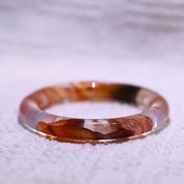 開運招財│紅膠花手鐲│圓骨鐲-50.2mm 水晶手鐲,手鐲,玉手鐲,水晶手鐲如何保養,紫水晶手鐲,粉晶手鐲,櫻花瑪瑙鐲,雕刻鐲,佘太翠,藍磷灰,黑曜石,手鐲款式,手鐲尺寸,手鐲鐲型,天然水晶手鐲,水晶手鐲功效