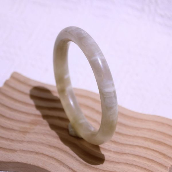 消除惡夢│日月同輝手鐲│圓骨鐲-56.2mm 水晶手鐲,手鐲,玉手鐲,水晶手鐲如何保養,紫水晶手鐲,粉晶手鐲,櫻花瑪瑙鐲,雕刻鐲,佘太翠,藍磷灰,黑曜石,手鐲款式,手鐲尺寸,手鐲鐲型,天然水晶手鐲,水晶手鐲功效