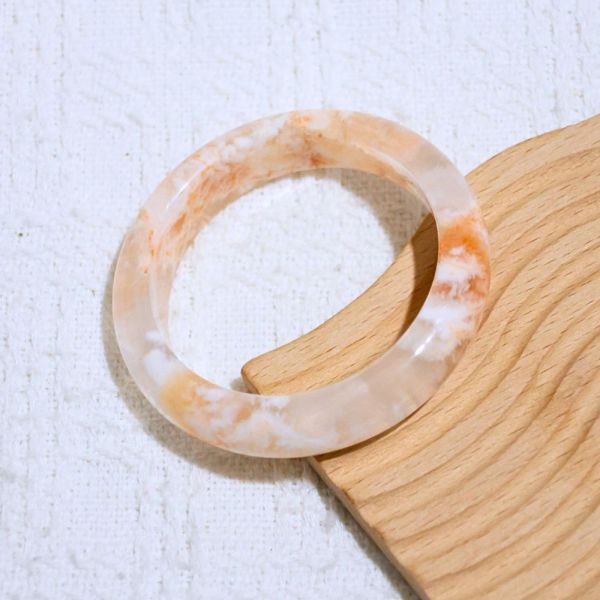 祈願之石│雪花幽靈手鐲│平安鐲-52mm 水晶手鐲,手鐲,玉手鐲,水晶手鐲如何保養,紫水晶手鐲,粉晶手鐲,櫻花瑪瑙鐲,雕刻鐲,佘太翠,藍磷灰,黑曜石,手鐲款式,手鐲尺寸,手鐲鐲型,天然水晶手鐲,水晶手鐲功效