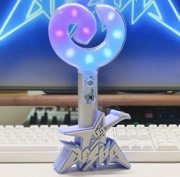 【代購】手燈底座｜aespa｜白紫款 十二星座水晶,星座開運水晶,星座專屬水晶,星座運勢飾品,水晶能量石,星座水晶擺件,開運水晶推薦,星座能量飾品,星座生日禮物,星座幸運物,星座開運水晶推薦,星座靈性療癒