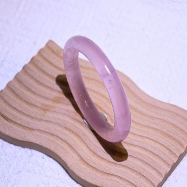 愛情之石│粉晶手鐲│圓骨鐲-53.3mm 水晶手鐲,手鐲,玉手鐲,水晶手鐲如何保養,紫水晶手鐲,粉晶手鐲,櫻花瑪瑙鐲,雕刻鐲,佘太翠,藍磷灰,黑曜石,手鐲款式,手鐲尺寸,手鐲鐲型,天然水晶手鐲,水晶手鐲功效