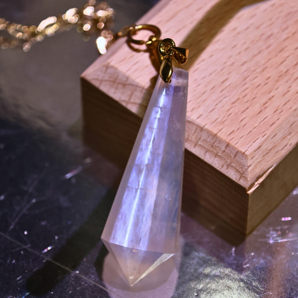 藍紋瑪瑙│藍月光│幻藍靈擺A 晶礦飾品,水晶飾品,雕刻擺件,永生水晶樹,水晶洞,水晶球,水晶柱,原礦,晶洞,晶礦原礦,紫水晶,白水晶,太極玉,佘太翠,紅膠花,海藍寶,白水晶,開運擺件
