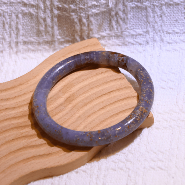 繁星銀河│星空瑪瑙手鐲│圓條鐲-58.6mm 水晶手鐲,手鐲,玉手鐲,水晶手鐲如何保養,紫水晶手鐲,粉晶手鐲,櫻花瑪瑙鐲,雕刻鐲,佘太翠,藍磷灰,黑曜石,手鐲款式,手鐲尺寸,手鐲鐲型,天然水晶手鐲,水晶手鐲功效