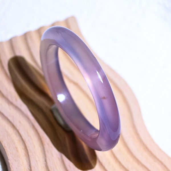 魅力展現│紫玉髓手鐲│貴妃鐲-51.4mm 水晶手鐲,手鐲,玉手鐲,水晶手鐲如何保養,紫水晶手鐲,粉晶手鐲,櫻花瑪瑙鐲,雕刻鐲,佘太翠,藍磷灰,黑曜石,手鐲款式,手鐲尺寸,手鐲鐲型,天然水晶手鐲,水晶手鐲功效