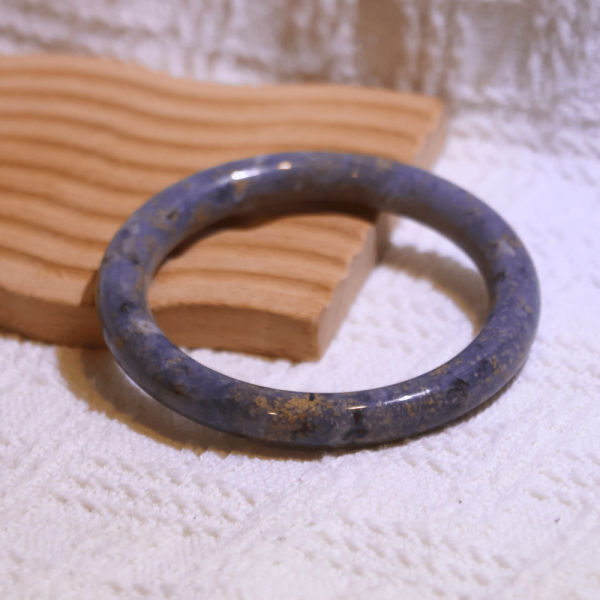 繁星銀河│星空瑪瑙手鐲│圓條鐲-57.6mm 水晶手鐲,手鐲,玉手鐲,水晶手鐲如何保養,紫水晶手鐲,粉晶手鐲,櫻花瑪瑙鐲,雕刻鐲,佘太翠,藍磷灰,黑曜石,手鐲款式,手鐲尺寸,手鐲鐲型,天然水晶手鐲,水晶手鐲功效