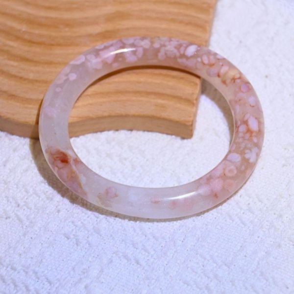 友愛與希望│櫻花瑪瑙手鐲│貴妃鐲(正圈57mm) 水晶手鐲,手鐲,玉手鐲,水晶手鐲如何保養,紫水晶手鐲,粉晶手鐲,櫻花瑪瑙鐲,雕刻鐲,佘太翠,藍磷灰,黑曜石,手鐲款式,手鐲尺寸,手鐲鐲型,天然水晶手鐲,水晶手鐲功效