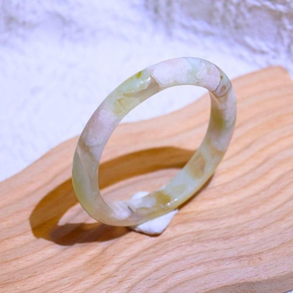友愛與希望│櫻花瑪瑙手鐲│貴妃鐲(正圈48mm) 水晶手鐲,手鐲,玉手鐲,水晶手鐲如何保養,紫水晶手鐲,粉晶手鐲,櫻花瑪瑙鐲,雕刻鐲,佘太翠,藍磷灰,黑曜石,手鐲款式,手鐲尺寸,手鐲鐲型,天然水晶手鐲,水晶手鐲功效