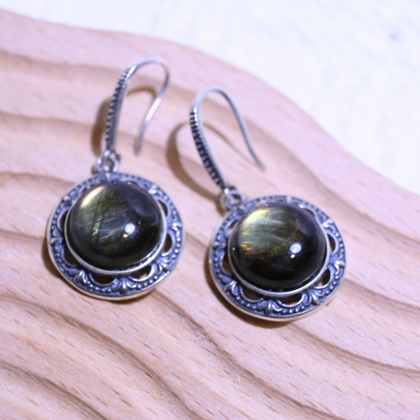 【歐洛菈】拉長耳環｜復古鑲嵌 水晶,礦石,晶礦,水晶手鐲,手鐲,水晶手串,手串,脈輪,磁場,療癒,淨化,紫水晶,粉晶,櫻花瑪瑙,草莓晶