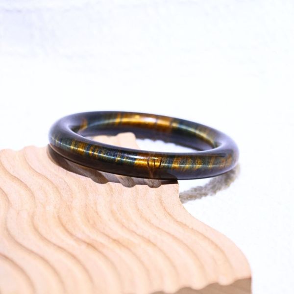 自信招財│虎眼石手鐲│圓骨鐲-52.6mm 水晶手鐲,開運手鐲,招財手鐲,招財水晶手鐲推薦,粉水晶手鐲,紫水晶手鐲,黃水晶手鐲,黑曜石手鐲,女生適合戴的水晶手鐲,2025年最旺水晶手鐲,水晶手鏈,水晶飾品,水晶手鐲佩戴禁忌