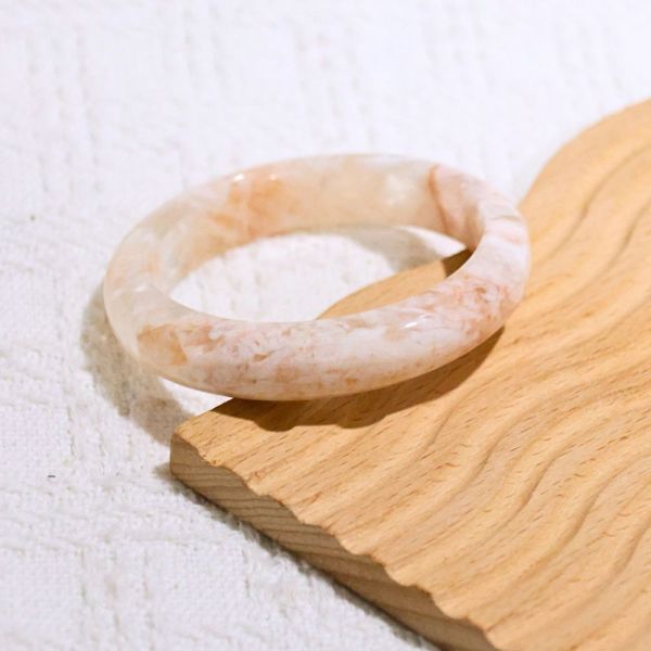 祈願之石│雪花幽靈手鐲│平安鐲-52mm 水晶手鐲,手鐲,玉手鐲,水晶手鐲如何保養,紫水晶手鐲,粉晶手鐲,櫻花瑪瑙鐲,雕刻鐲,佘太翠,藍磷灰,黑曜石,手鐲款式,手鐲尺寸,手鐲鐲型,天然水晶手鐲,水晶手鐲功效