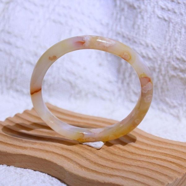 友愛與希望│櫻花瑪瑙手鐲│貴妃鐲(正圈55mm) 水晶手鐲,手鐲,玉手鐲,水晶手鐲如何保養,紫水晶手鐲,粉晶手鐲,櫻花瑪瑙鐲,雕刻鐲,佘太翠,藍磷灰,黑曜石,手鐲款式,手鐲尺寸,手鐲鐲型,天然水晶手鐲,水晶手鐲功效