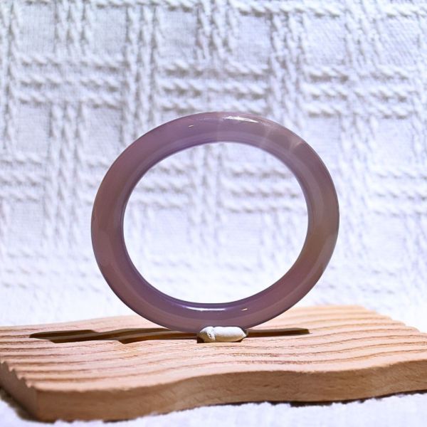 魅力展現│紫玉髓手鐲│貴妃鐲-54.4mm 水晶手鐲,手鐲,玉手鐲,水晶手鐲如何保養,紫水晶手鐲,粉晶手鐲,櫻花瑪瑙鐲,雕刻鐲,佘太翠,藍磷灰,黑曜石,手鐲款式,手鐲尺寸,手鐲鐲型,天然水晶手鐲,水晶手鐲功效