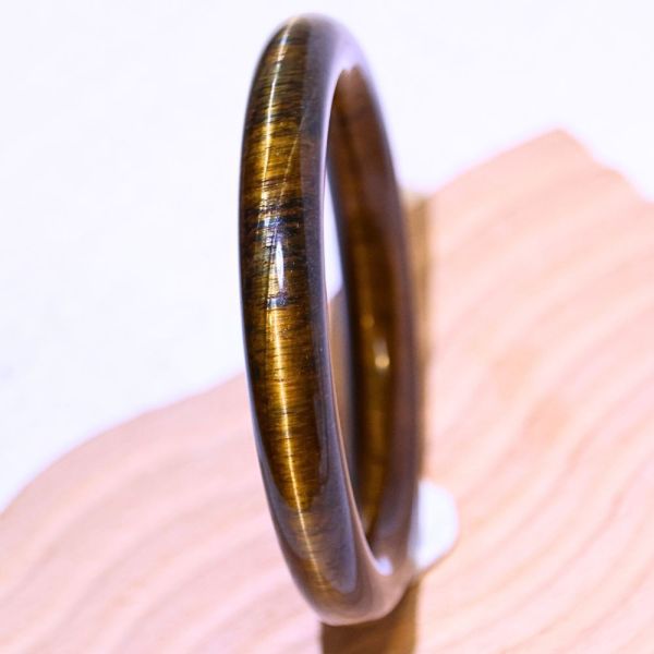 自信招財│虎眼石手鐲│圓骨鐲-57.4mm 水晶手鐲,開運手鐲,招財手鐲,招財水晶手鐲推薦,粉水晶手鐲,紫水晶手鐲,黃水晶手鐲,黑曜石手鐲,女生適合戴的水晶手鐲,2025年最旺水晶手鐲,水晶手鏈,水晶飾品,水晶手鐲佩戴禁忌