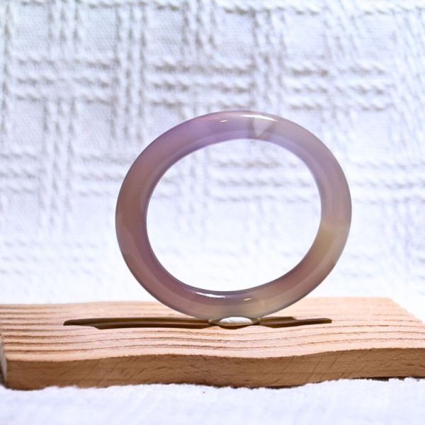 魅力展現│紫玉髓手鐲│貴妃鐲-52.8mm 水晶手鐲,手鐲,玉手鐲,水晶手鐲如何保養,紫水晶手鐲,粉晶手鐲,櫻花瑪瑙鐲,雕刻鐲,佘太翠,藍磷灰,黑曜石,手鐲款式,手鐲尺寸,手鐲鐲型,天然水晶手鐲,水晶手鐲功效