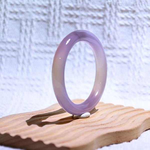 魅力展現│紫玉髓手鐲│貴妃鐲-53mm 水晶手鐲,手鐲,玉手鐲,水晶手鐲如何保養,紫水晶手鐲,粉晶手鐲,櫻花瑪瑙鐲,雕刻鐲,佘太翠,藍磷灰,黑曜石,手鐲款式,手鐲尺寸,手鐲鐲型,天然水晶手鐲,水晶手鐲功效